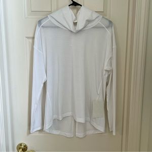 Lululemon white turtleneck shirt size 8 medium